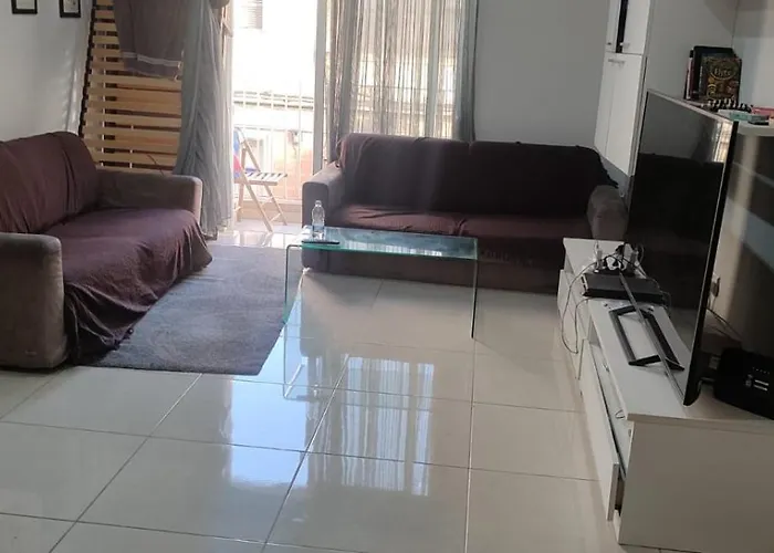 Girls Only Shared #2 * Gżira