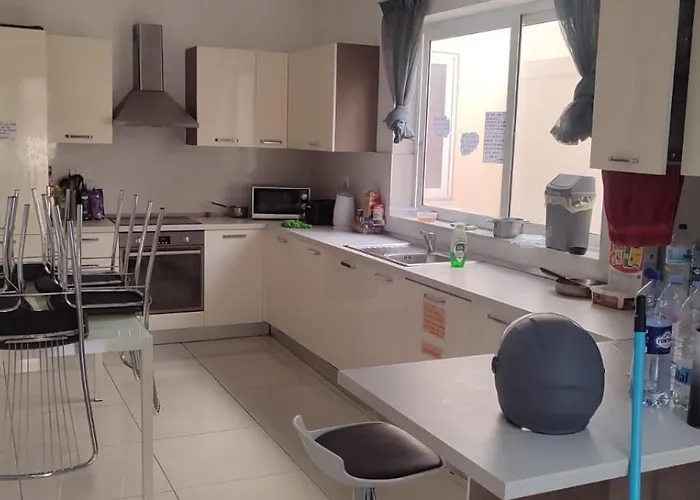 Hostel Girls Only Shared #2 *